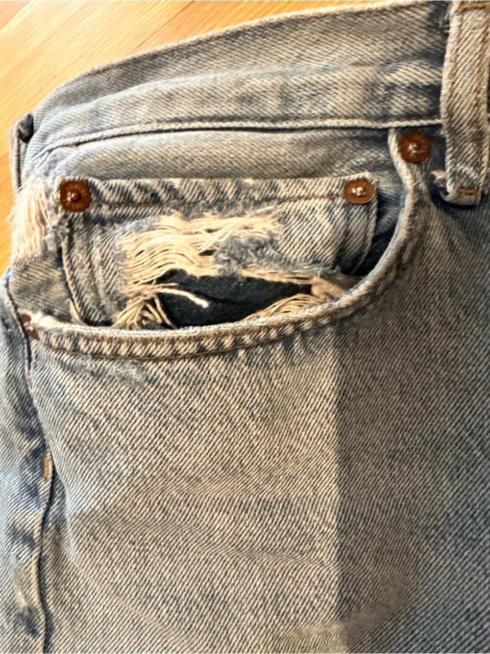 Agolde Women’s Light Wash Relaxed Jeans Size 32 - Picture 3 of 3